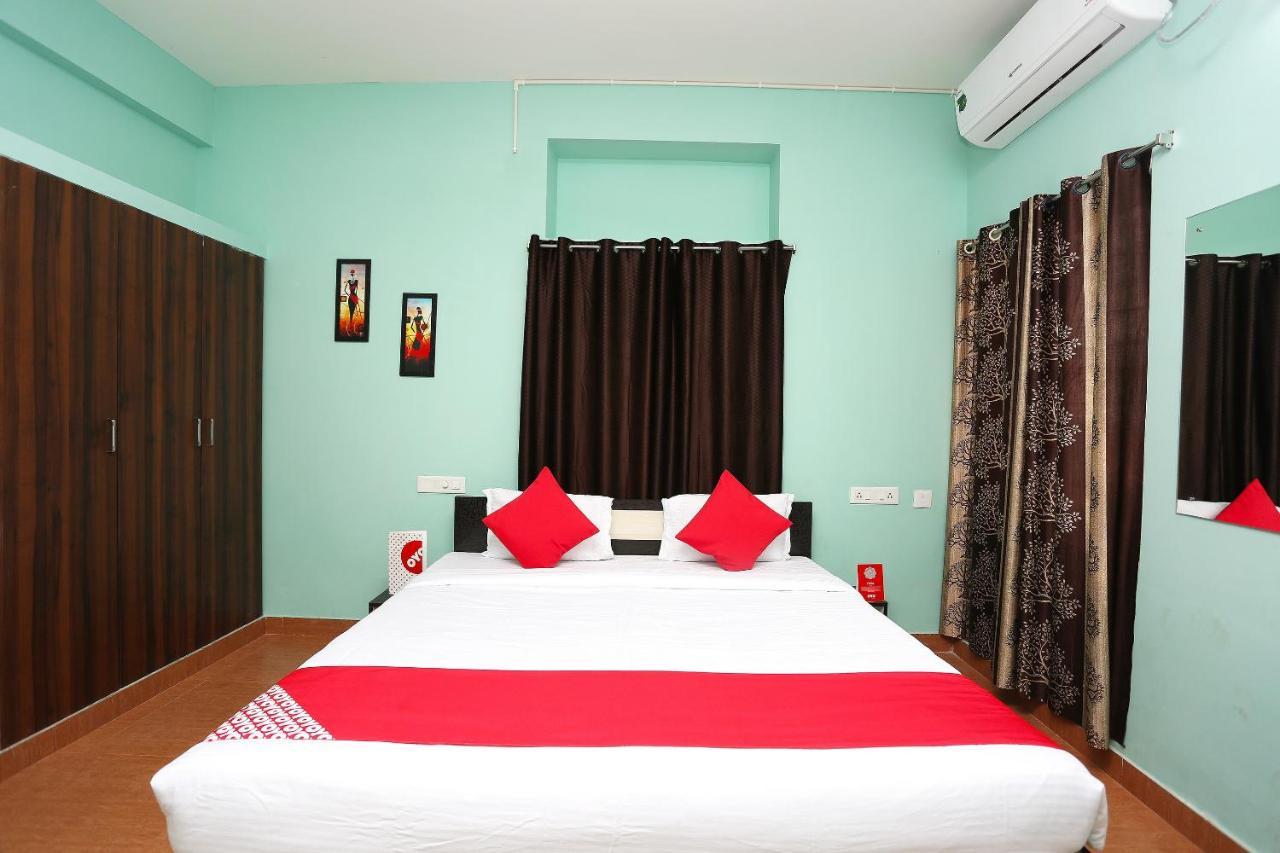 Oyo 17276 The Maple Tree Hotels בובנשוואר מראה חיצוני תמונה