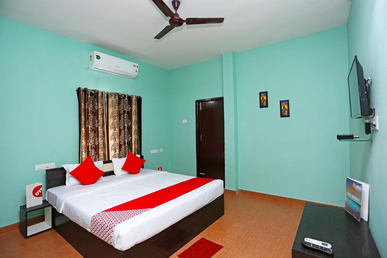 Oyo 17276 The Maple Tree Hotels בובנשוואר מראה חיצוני תמונה