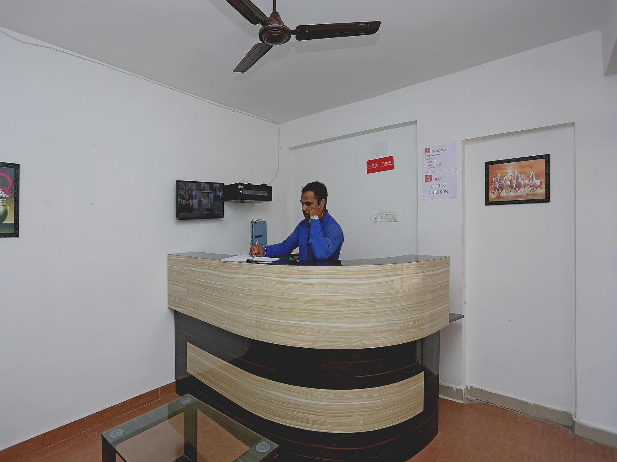 Oyo 17276 The Maple Tree Hotels בובנשוואר מראה חיצוני תמונה