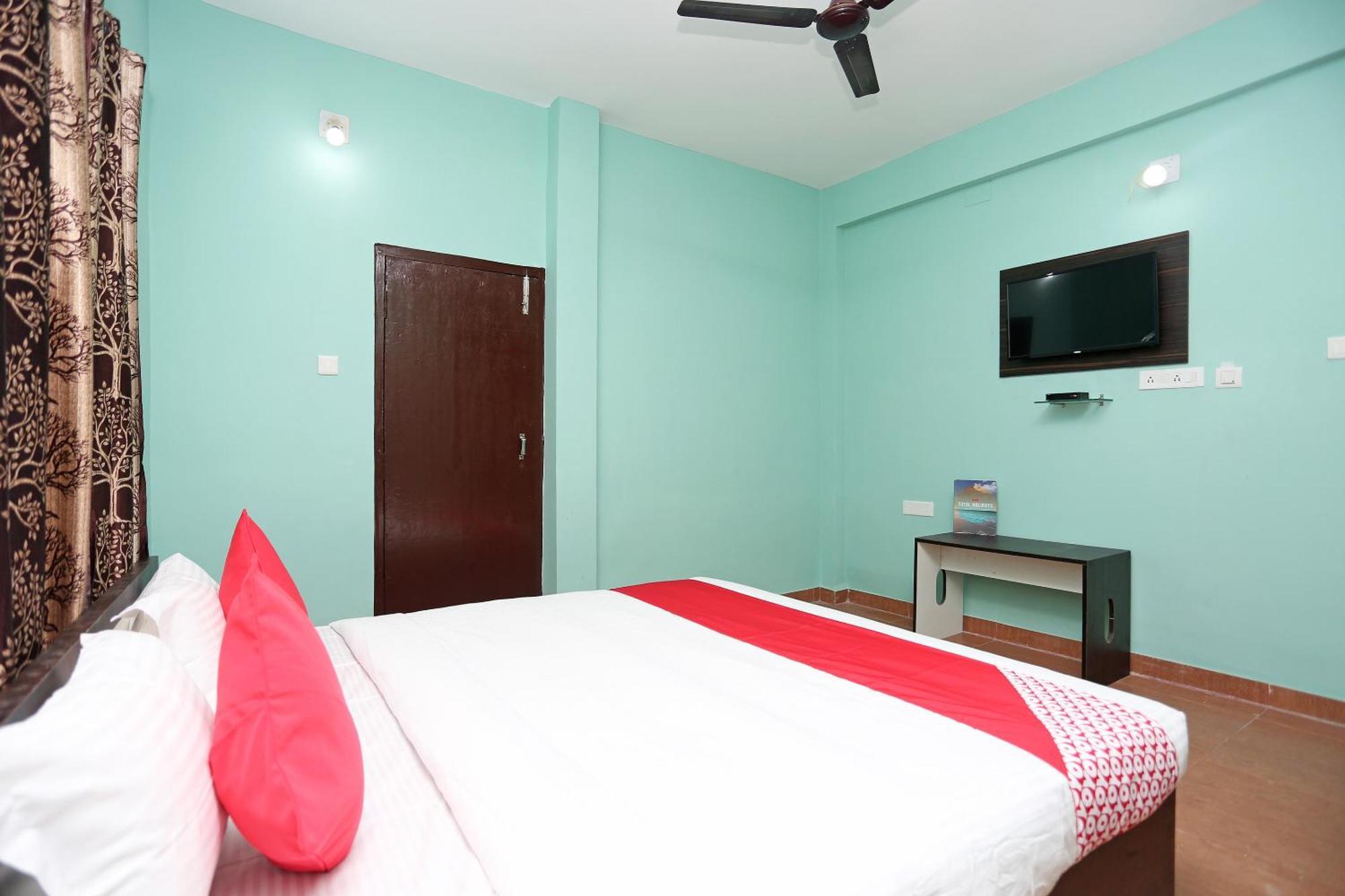Oyo 17276 The Maple Tree Hotels בובנשוואר מראה חיצוני תמונה